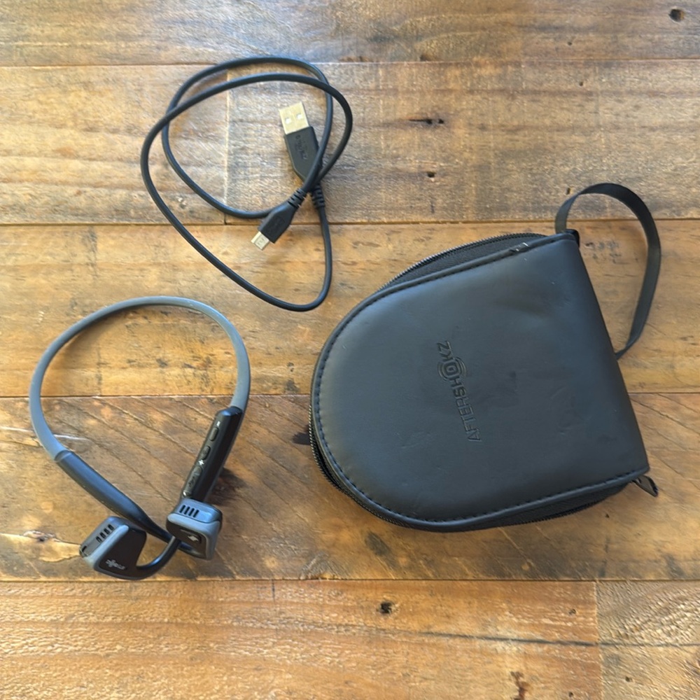 Black Wireless Headphones